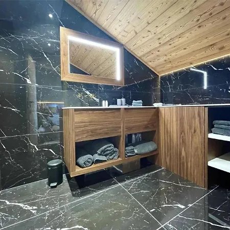 Spacious 4-bedroom Retreat In The Heart Of Aosta Valley *
