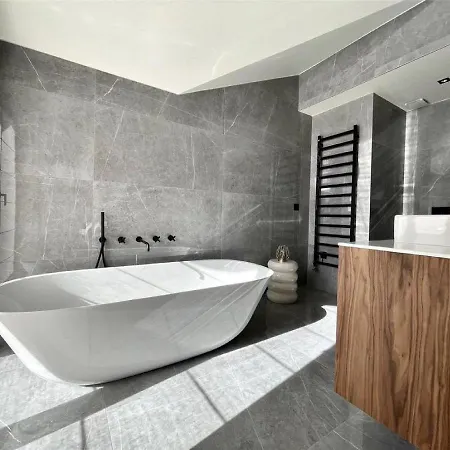 Spacious 4-bedroom Retreat In The Heart Of Aosta Valley Дом отдыха